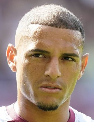 Foto de Diego Carlos, jugador de Aston Villa en la posición de Defensa central