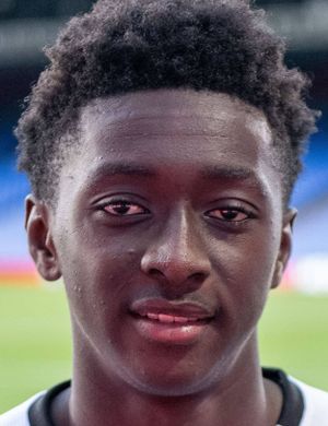 Foto de Jesurun Rak-Sakyi, jugador de Sheffield United en la posición de Extremo derecho