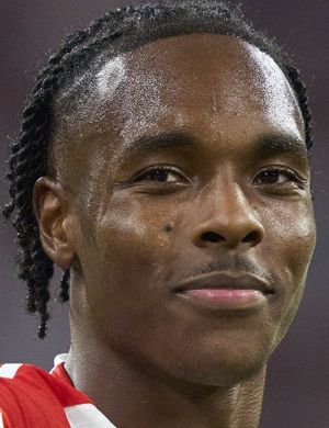 Foto de Mathys Tel, jugador de Bayern Múnich en la posición de Extremo izquierdo