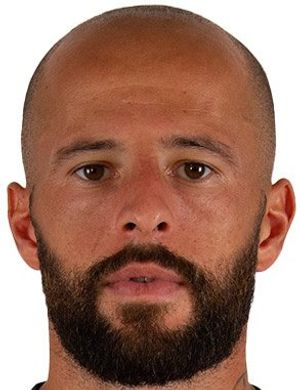 Foto de Maxime Giron, jugador de Crotone en la posición de Lateral izquierdo
