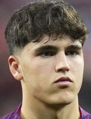 Foto de Pau Cubarsí, jugador de Barcelona en la posición de Defensa central
