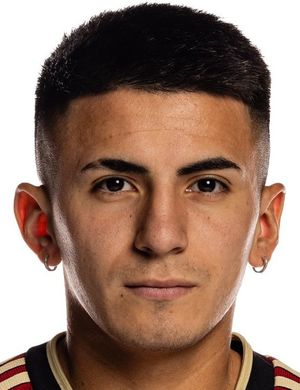 Foto de Thiago Almada, jugador de Olympique Lyon en la posición de Mediocentro ofensivo